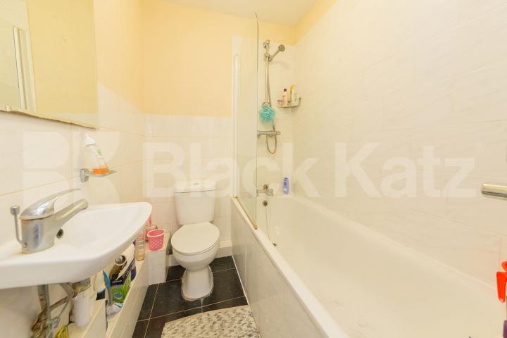 A modern two double bedroom flat set on the top floor of period building Hercules Street, Holloway 